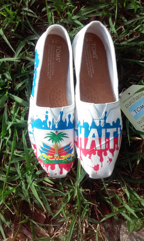 Product Of The Day: Joanne’s Haitian Flag Toms - L'union Suite